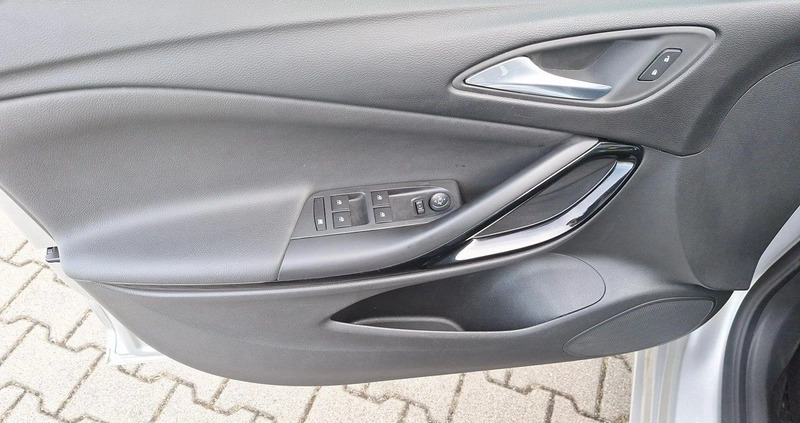Opel Astra cena 52500 przebieg: 82319, rok produkcji 2021 z Swarzędz małe 352